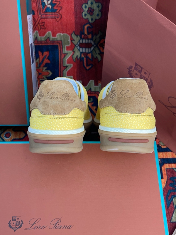 スーパーコピーブランド靴着用イメージ